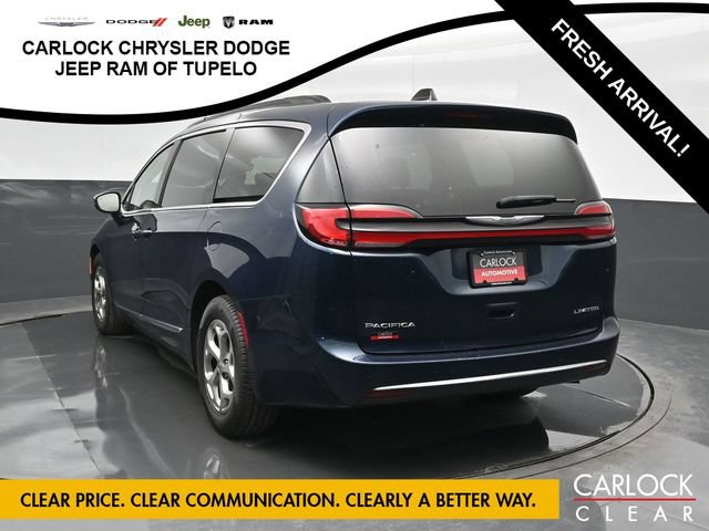 Used 2023 Chrysler Pacifica Limited FWD image 11