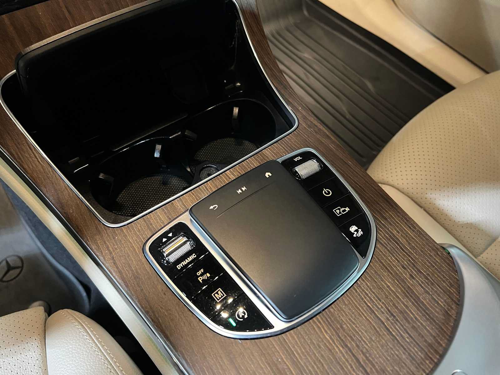 Used 2022 Mercedes-Benz GLC 300 4MATIC image 32