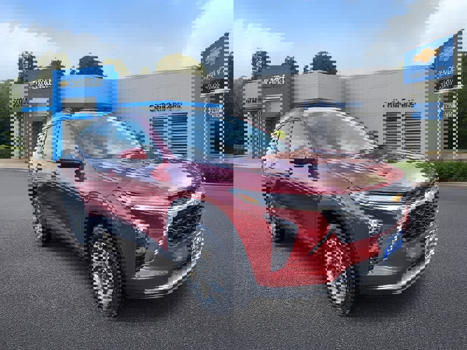 Used 2025 Chevrolet Trax LT w/ LT Convenience Package image 2