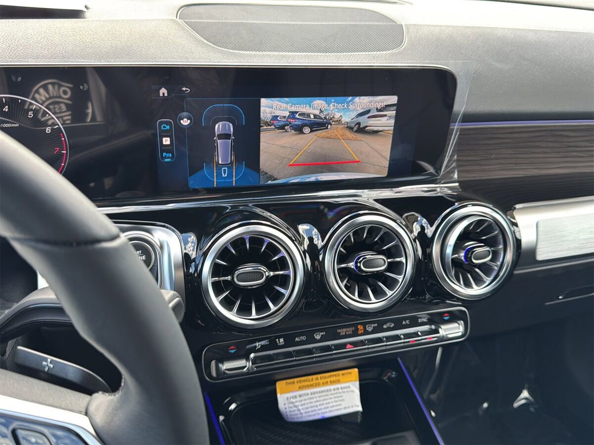 New 2026 Mercedes-Benz GLB 250 image 18