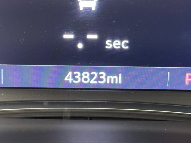 Used 2023 Chevrolet Traverse RS image 16