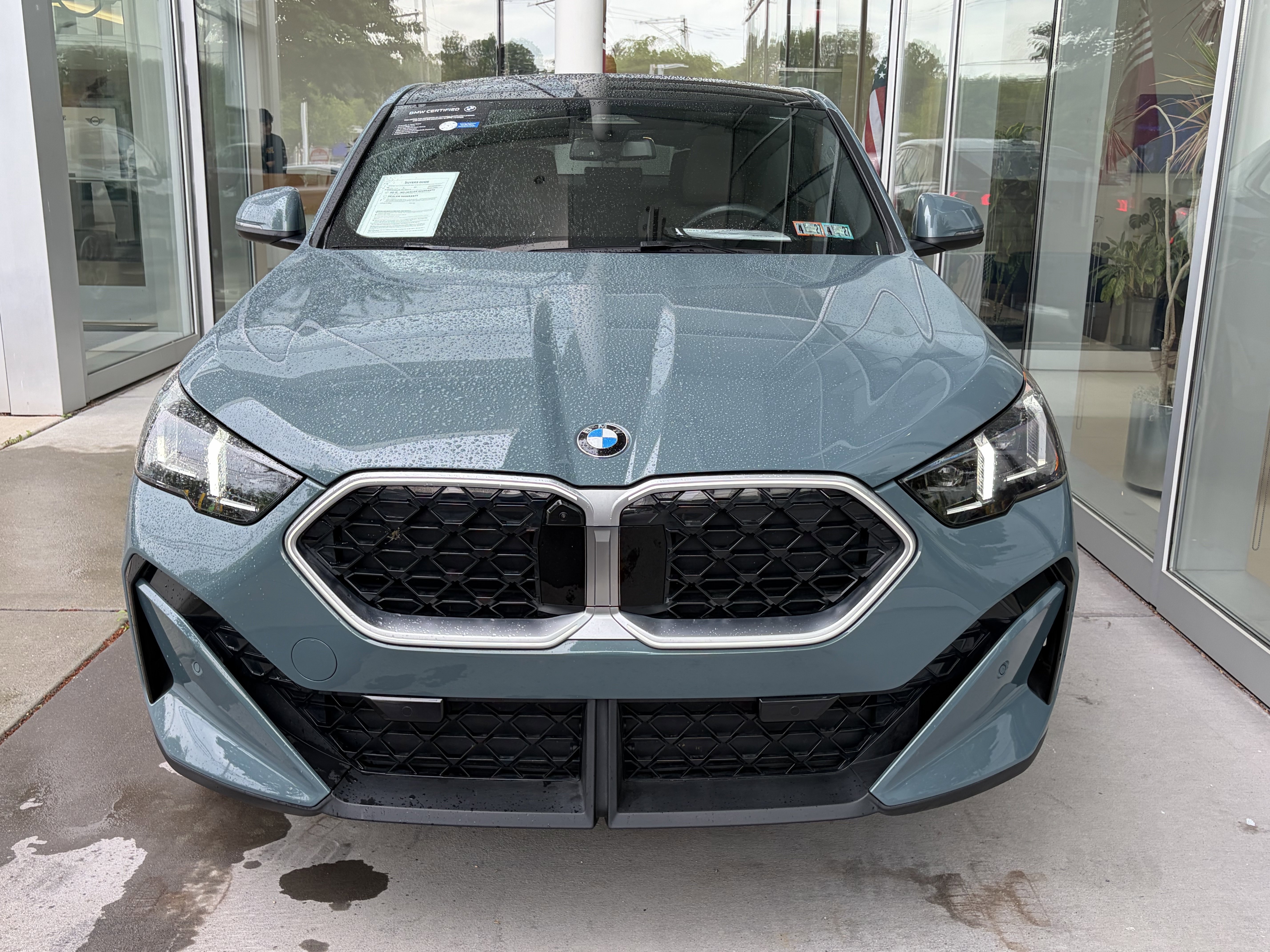 Certified 2025 BMW X2 xDrive28i AWD/4WD image 2