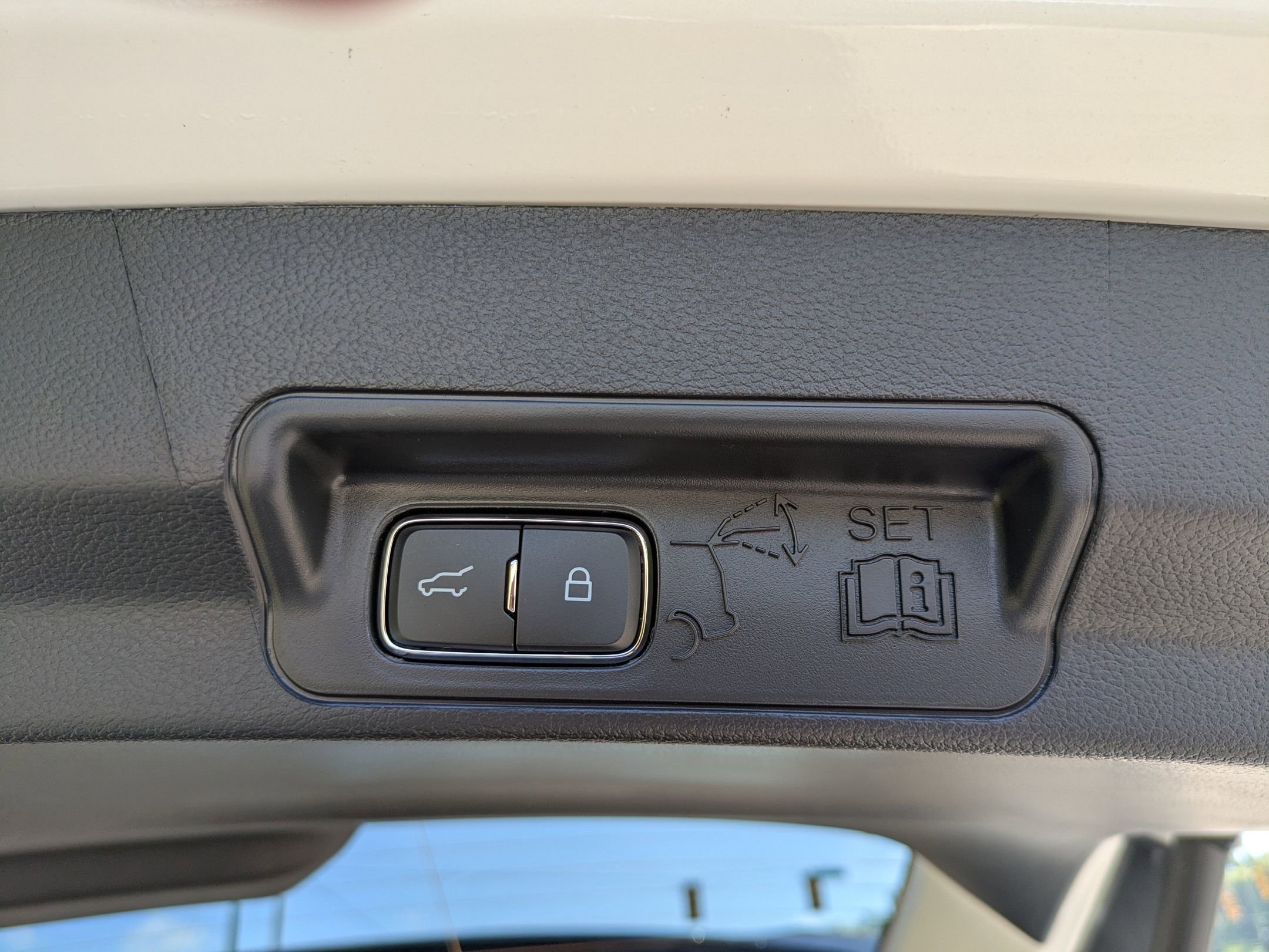 Certified 2025 Ford Explorer Active image 35