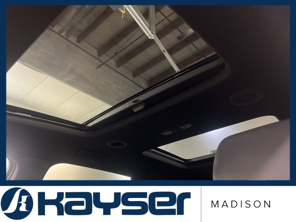 Used 2023 Buick Enclave Premium w/ Experience Buick Package image 25