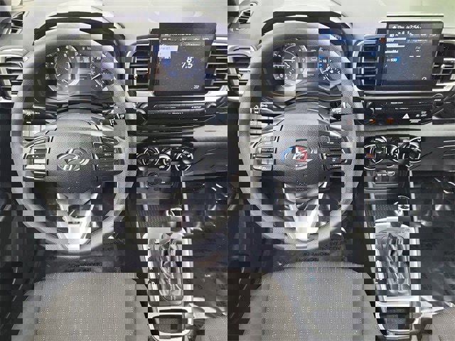 Used 2021 Hyundai Venue SE image 24