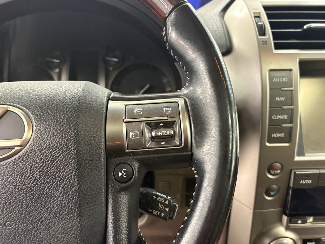 Used 2018 Lexus GX 460 Premium w/ Premium Package image 19