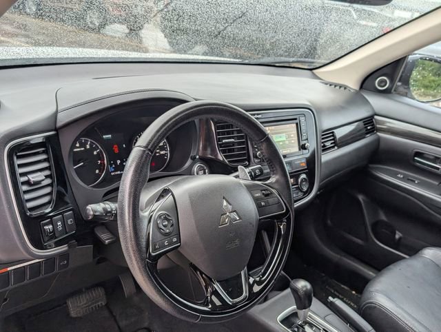 Used 2016 Mitsubishi Outlander GT image 12