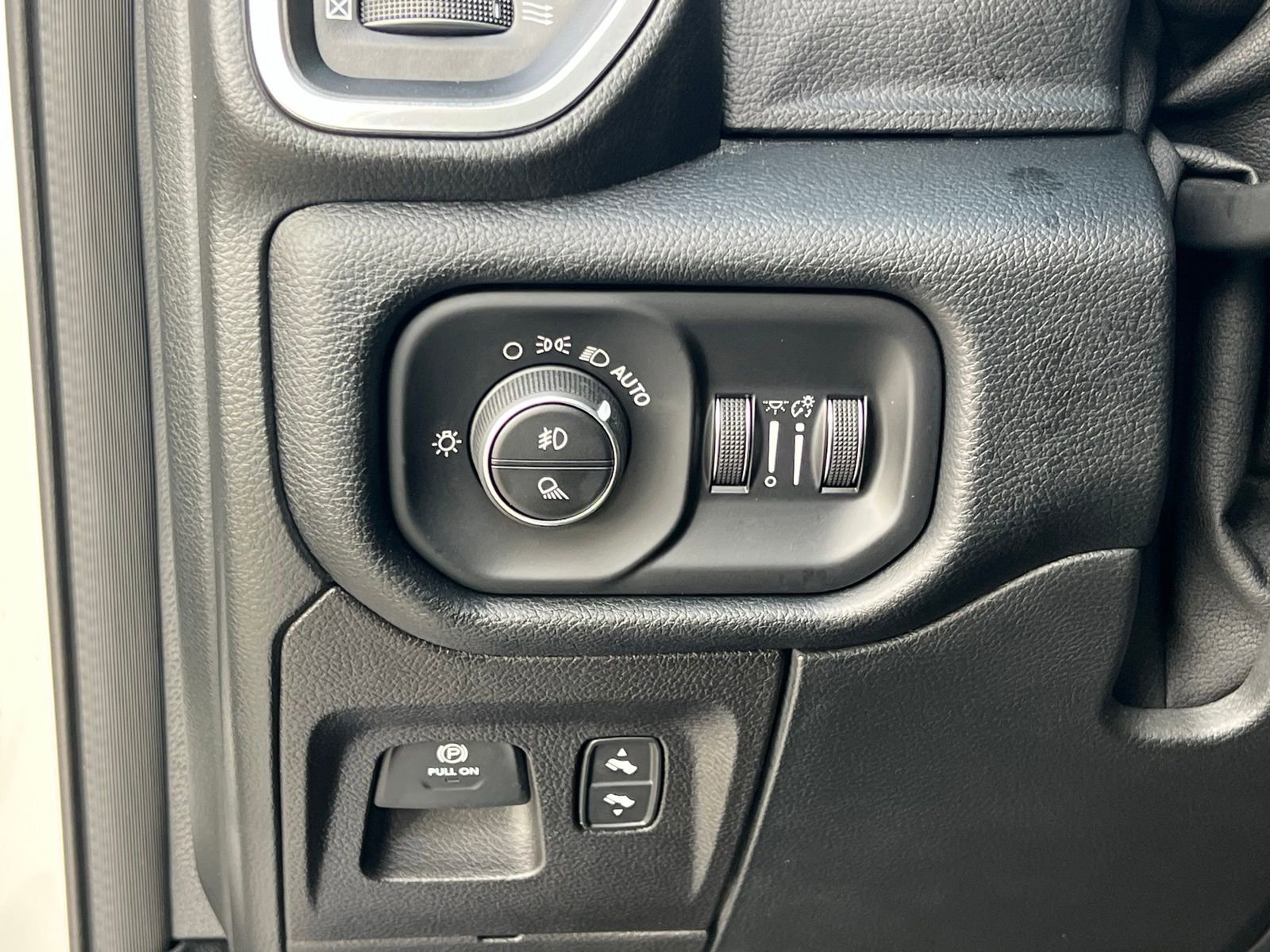 Used 2021 RAM 1500 Laramie image 26