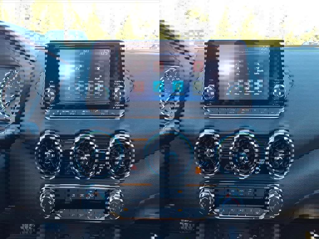 Used 2025 Nissan Sentra S image 9