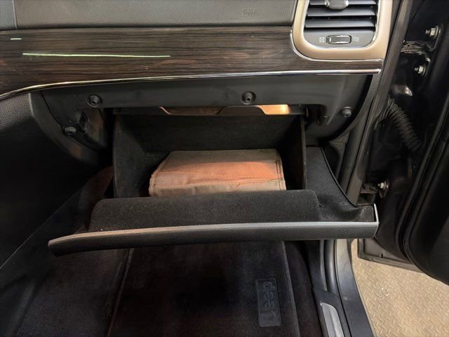 Used 2016 Jeep Grand Cherokee Overland image 35