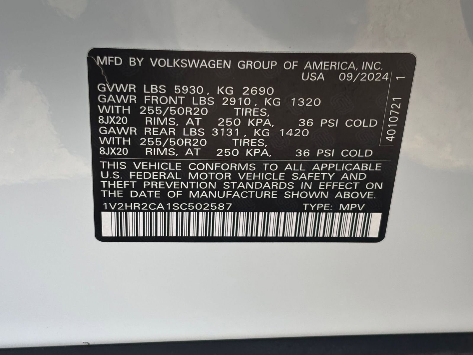 Used 2025 Volkswagen Atlas SE AWD/4WD image 32