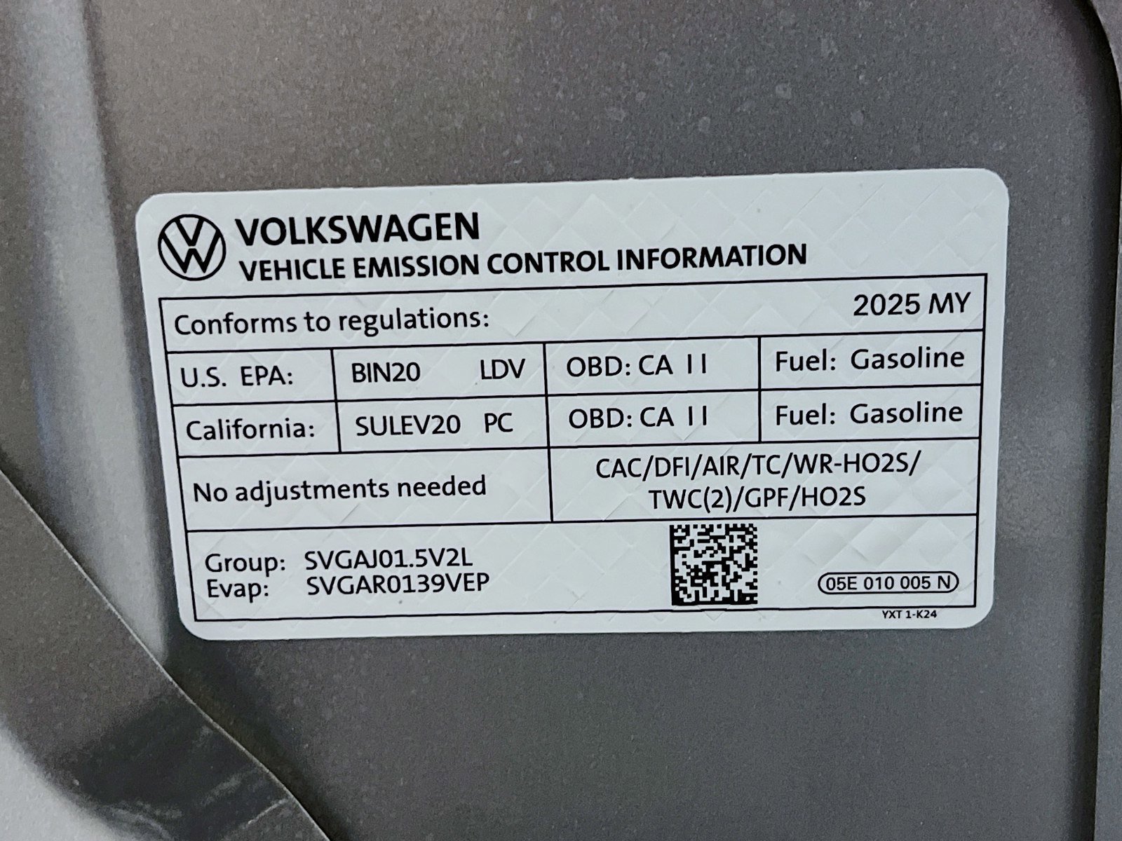 Used 2025 Volkswagen Taos SE w/ Panoramic Sunroof Package FWD image 22