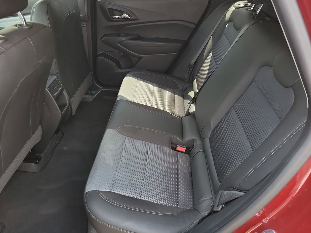 Used 2025 Chevrolet Trax LT w/ LT Convenience Package FWD image 15