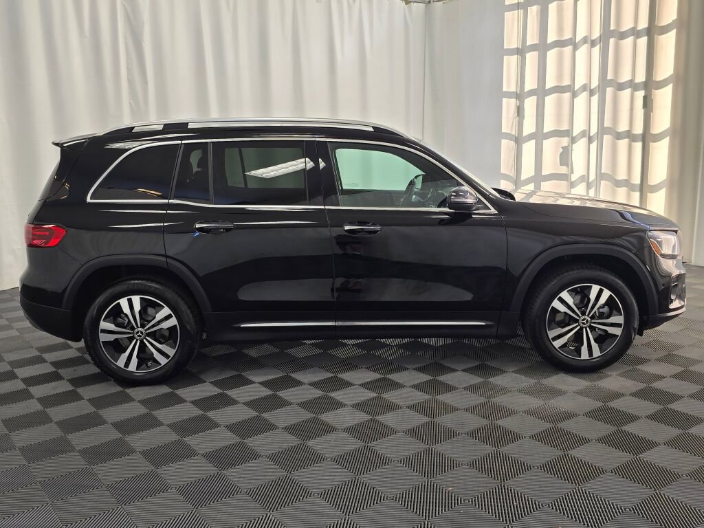 Used 2025 Mercedes-Benz GLB 250 4MATIC image 7