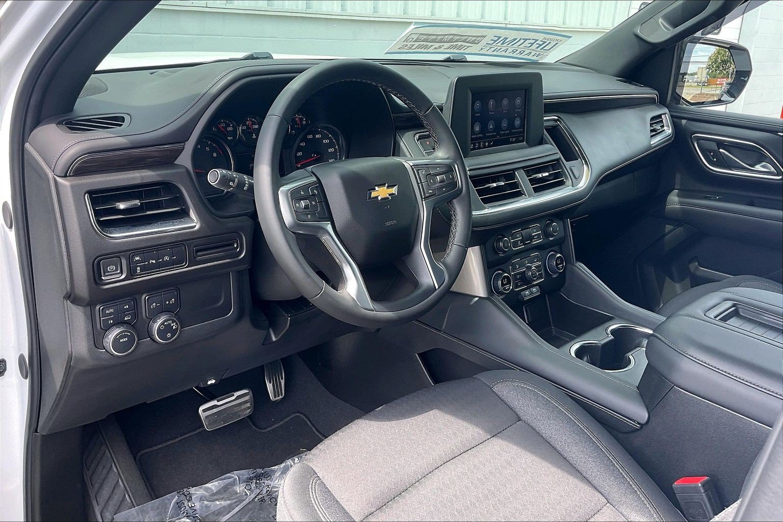 Used 2024 Chevrolet Tahoe LS AWD/4WD image 17