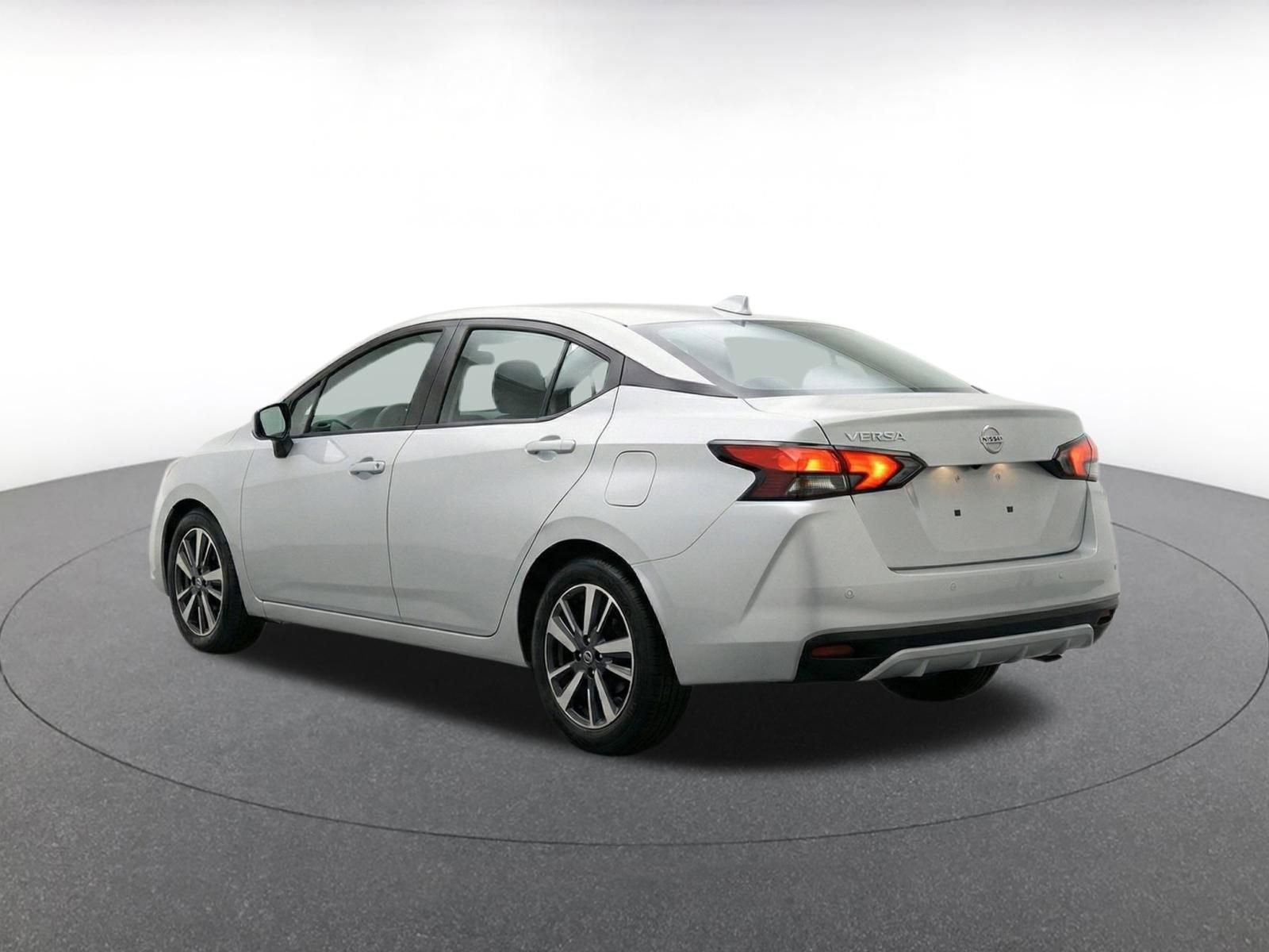 Used 2025 Nissan Versa SV FWD image 7