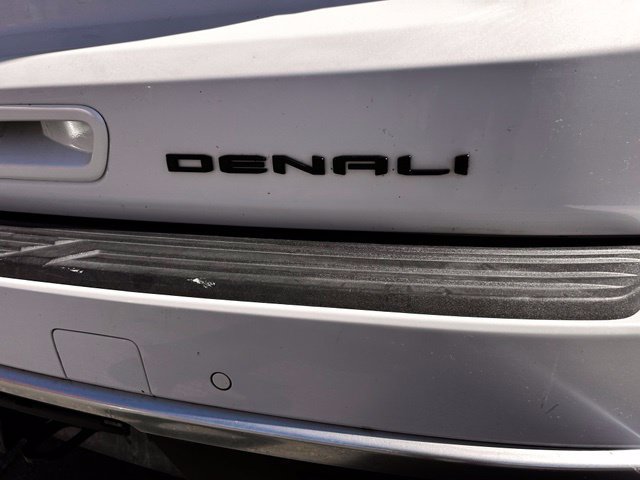 Used 2023 GMC Yukon XL Denali AWD/4WD image 10