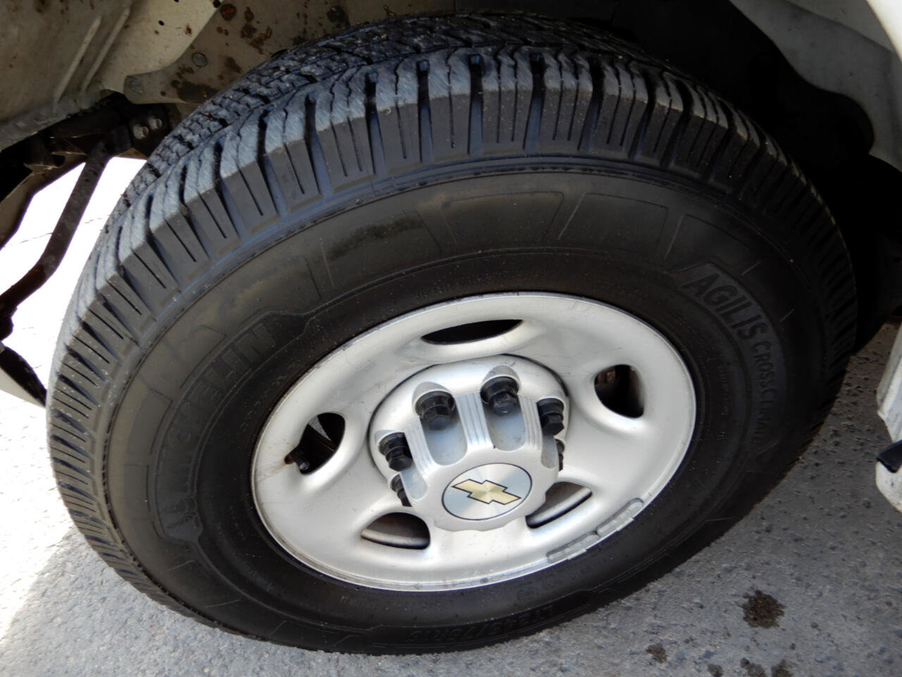 Used 2022 Chevrolet Express 2500 w/ Driver Convenience Package image 18