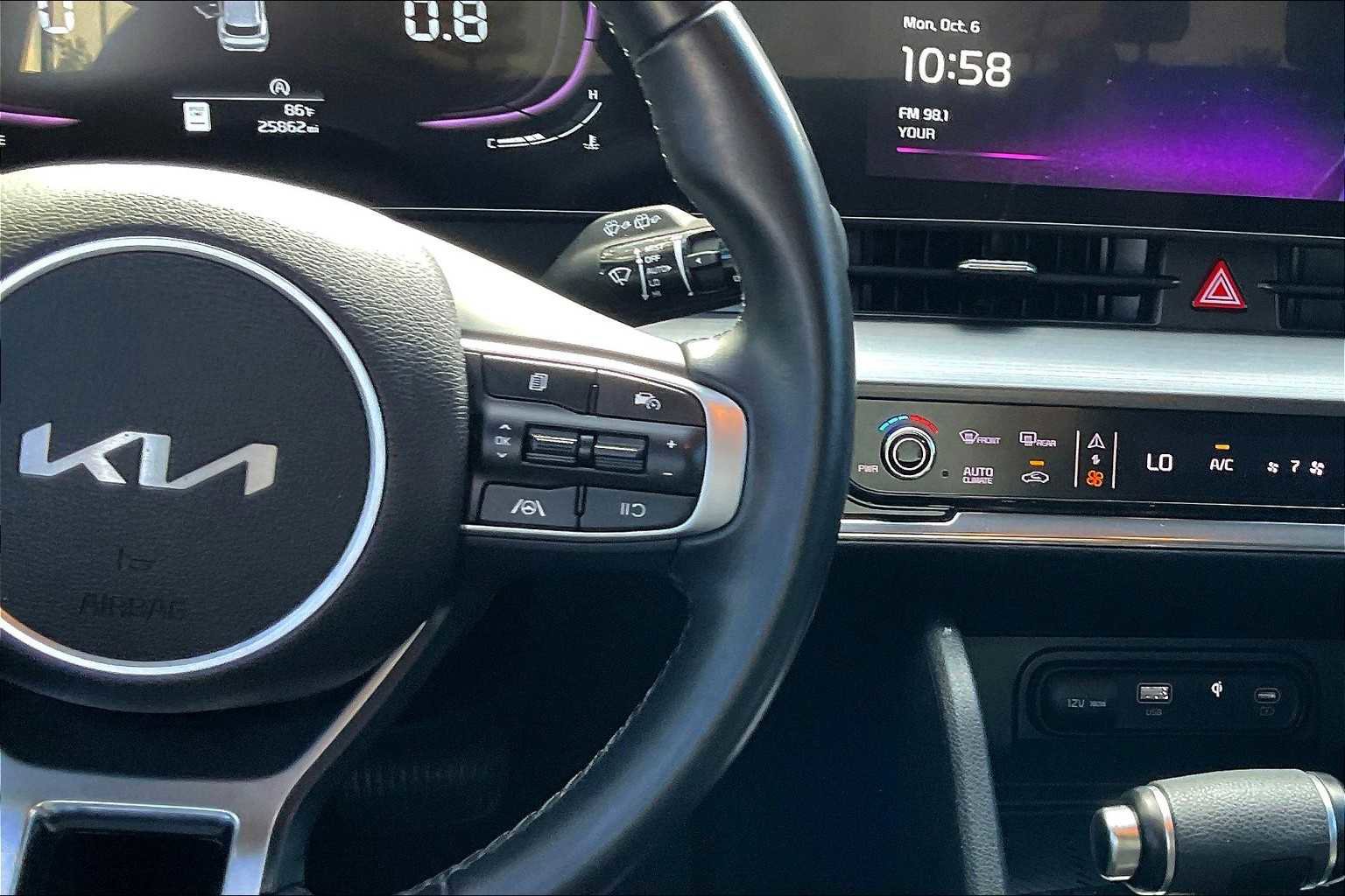 Used 2023 Kia Sportage EX image 18