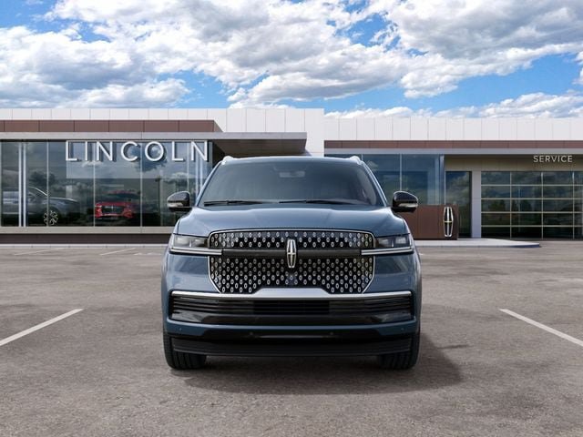 New 2027 Lincoln Navigator Reserve AWD/4WD image 3