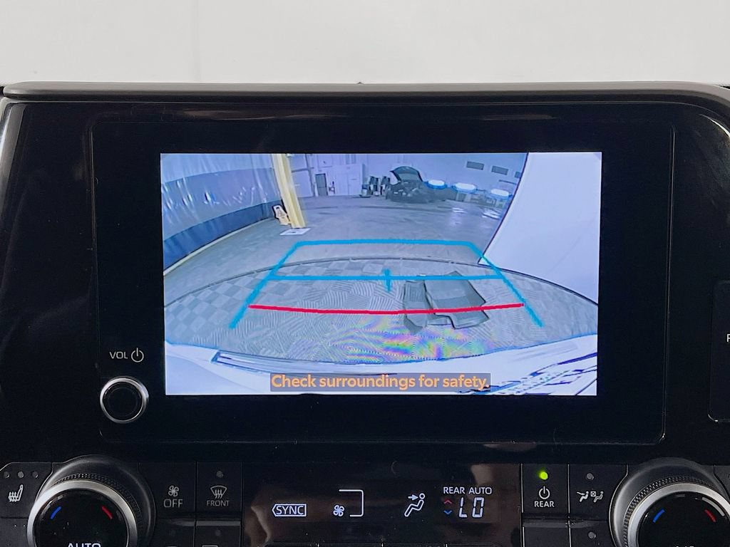 Used 2023 Toyota Highlander XLE AWD/4WD image 13