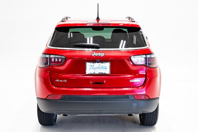 Certified 2025 Jeep Compass Latitude AWD/4WD image 34