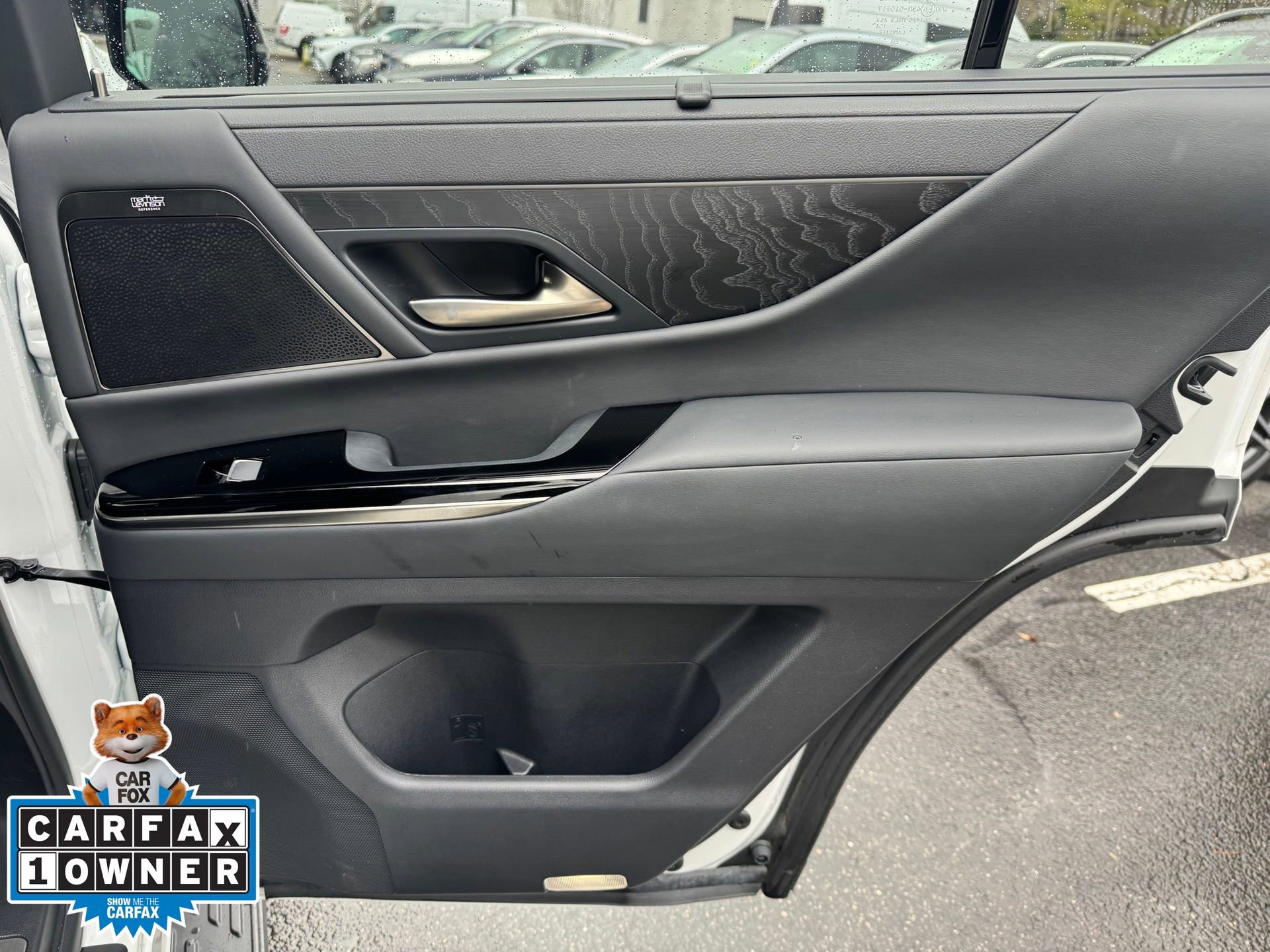 Used 2023 Lexus LX 600 4WD w/ Luxury Package image 23