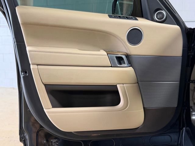 Used 2016 Land Rover Range Rover Sport SE image 20