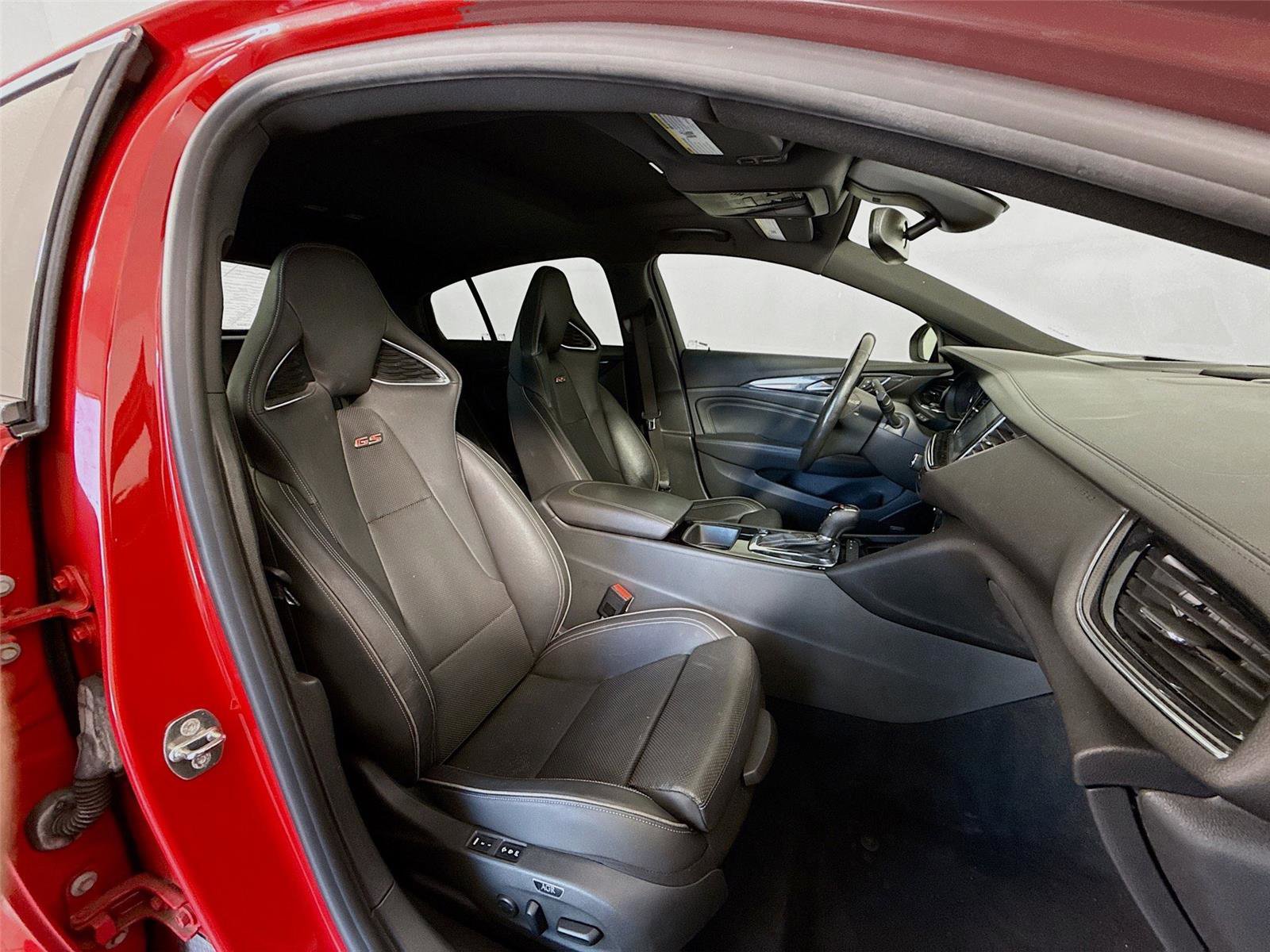 Used 2018 Buick Regal GS w/ Driver Confidence Package #2 image 19