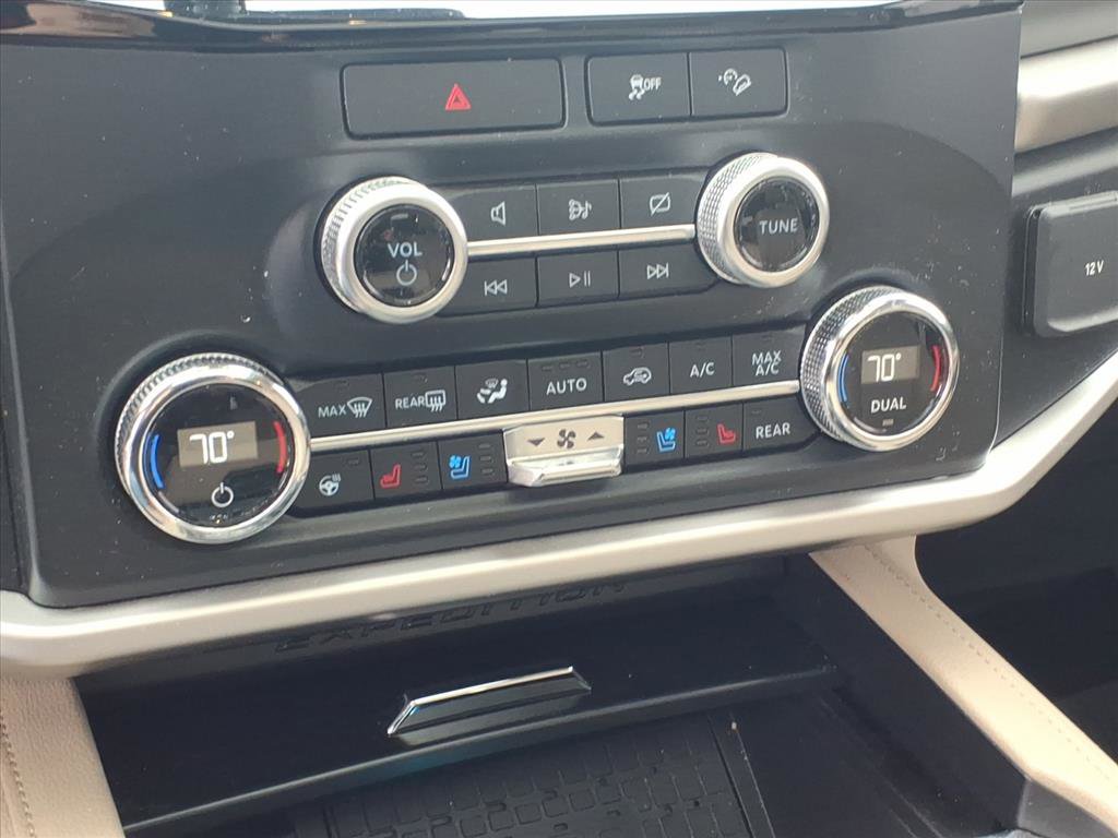 Used 2022 Ford Expedition XLT image 14