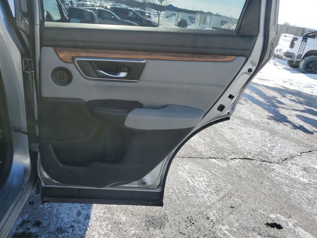 Used 2022 Honda CR-V Touring image 29