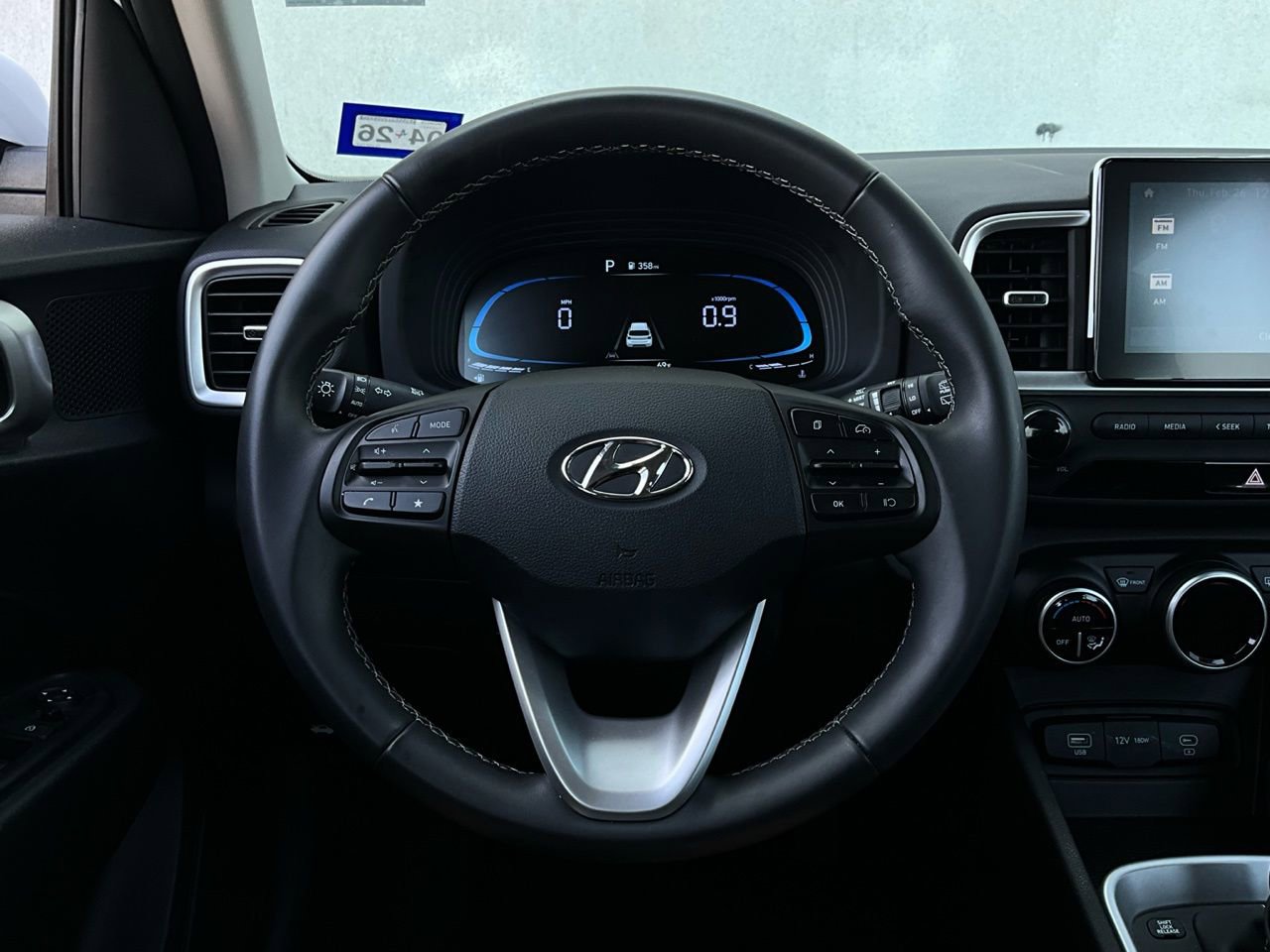 Used 2025 Hyundai Venue SEL image 33