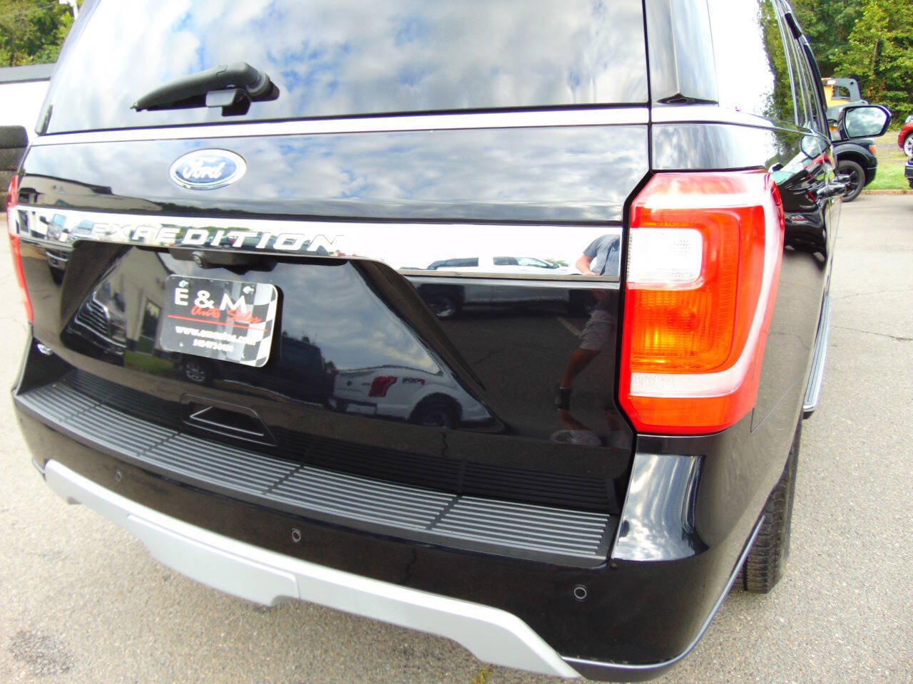 Used 2019 Ford Expedition Max XLT w/ Equipment Group 202A AWD/4WD image 40