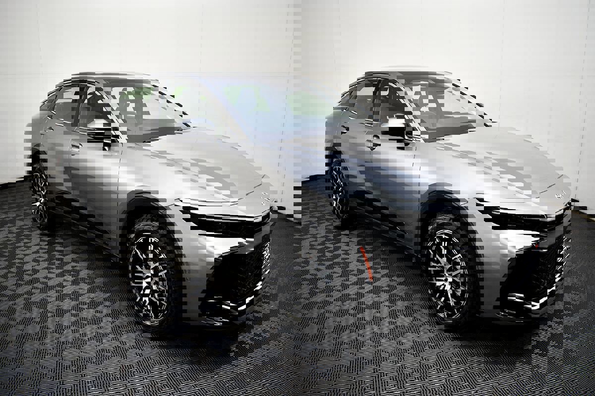 Used 2023 Toyota Crown Platinum image 5