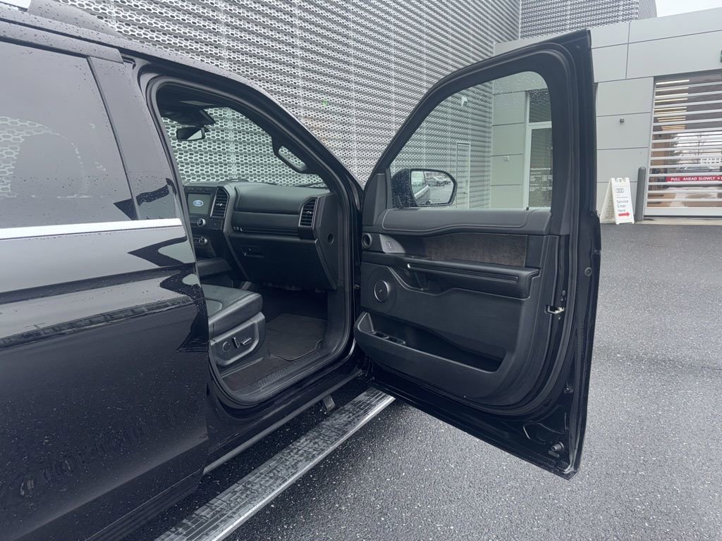 Used 2021 Ford Expedition Limited image 22