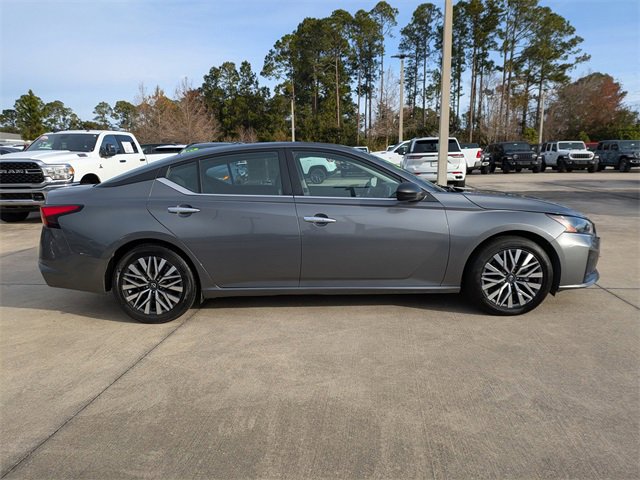 Used 2024 Nissan Altima 2.5 SV image 3