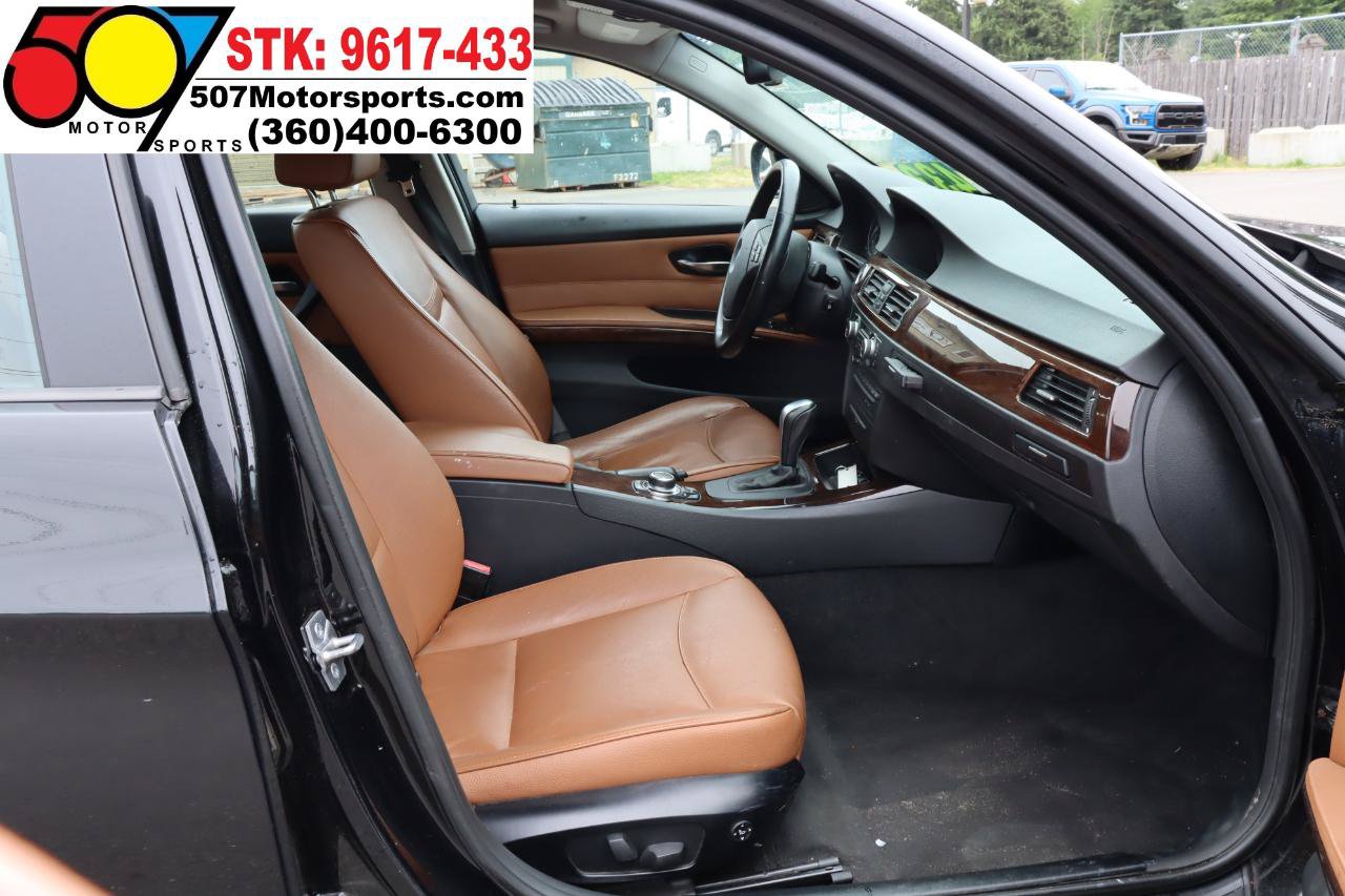 Used 2011 BMW 328i xDrive Sedan AWD/4WD image 17