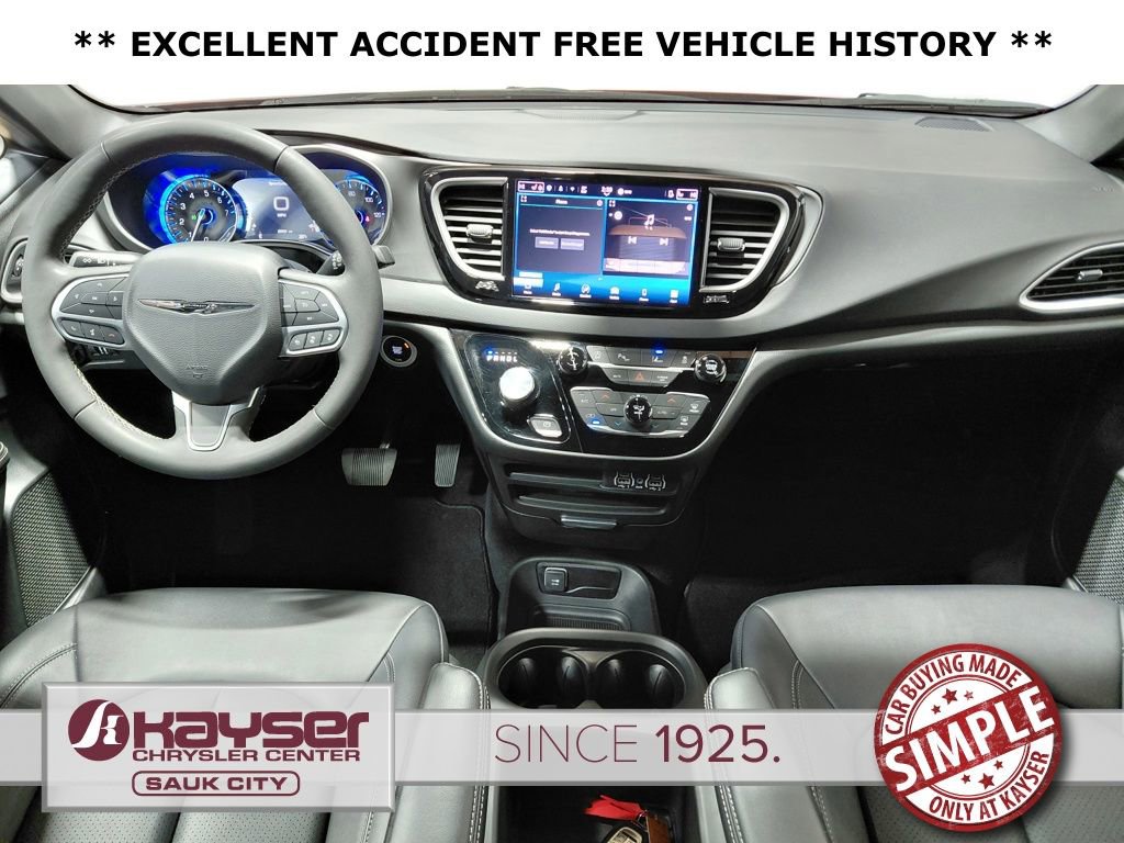 Used 2025 Chrysler Pacifica Select image 26
