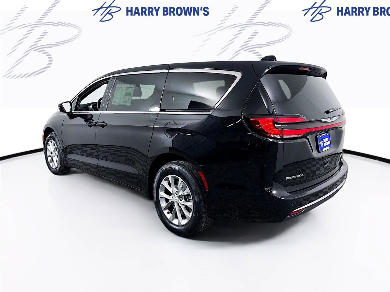 New 2026 Chrysler Pacifica Select image 30