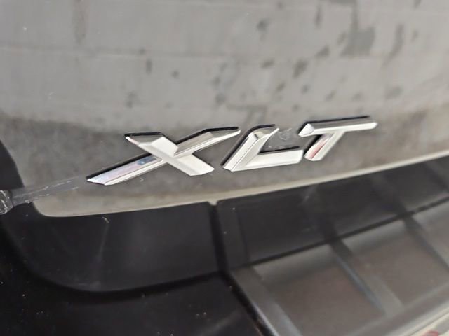 Used 2024 Ford Explorer XLT image 31