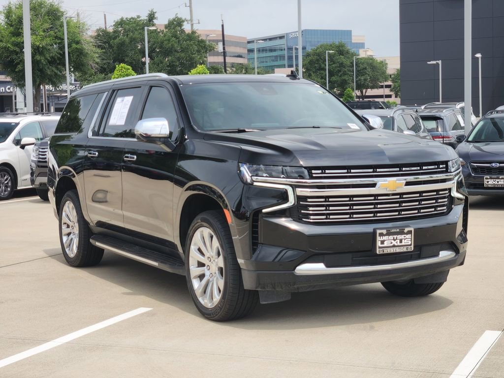 Used 2024 Chevrolet Suburban Premier w/ Premium Package 2 AWD/4WD image 3