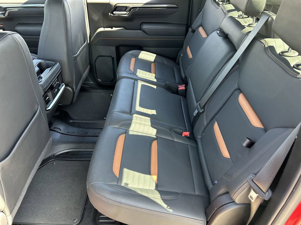 Used 2025 GMC Sierra 1500 AT4 w/ Technology Package AWD/4WD image 25