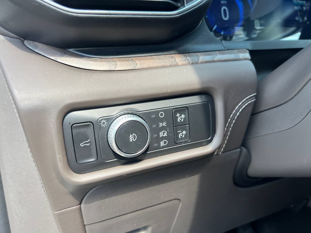 Used 2020 Ford Explorer Platinum w/ Premium Technology Package AWD/4WD image 21