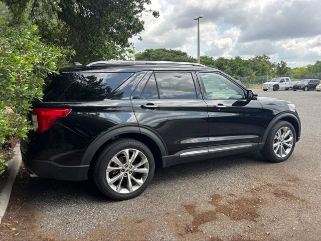 Used 2022 Ford Explorer Platinum w/ Equipment Group 601A AWD/4WD image 2