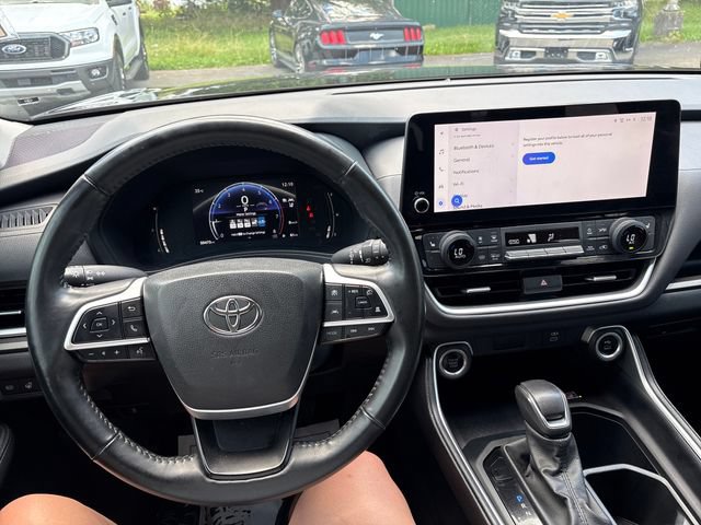 Used 2024 Toyota Grand Highlander AWD image 10