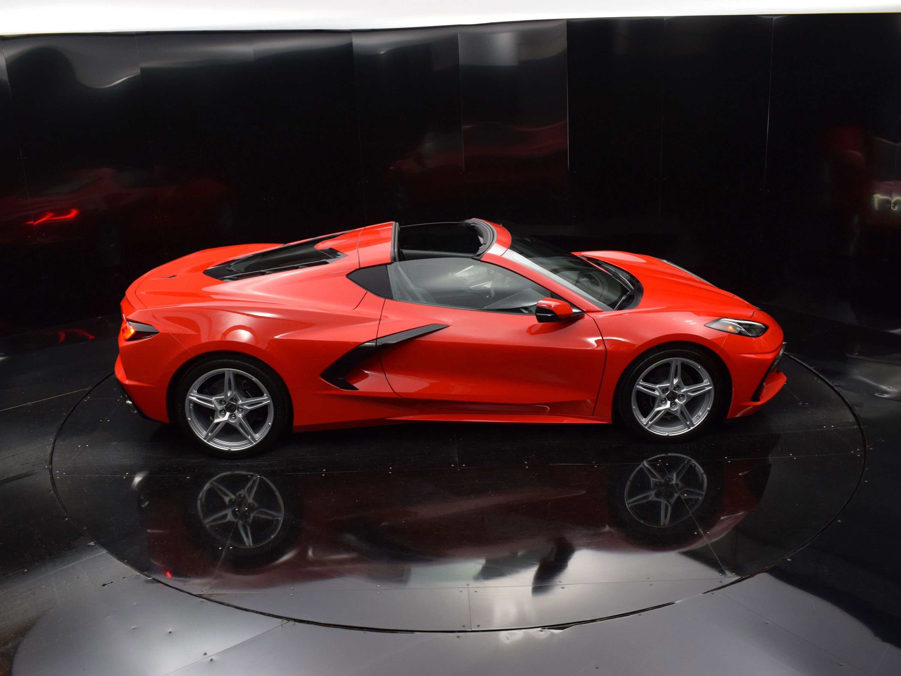Used 2024 Chevrolet Corvette Stingray Preferred Cpe w/ 2LT image 30
