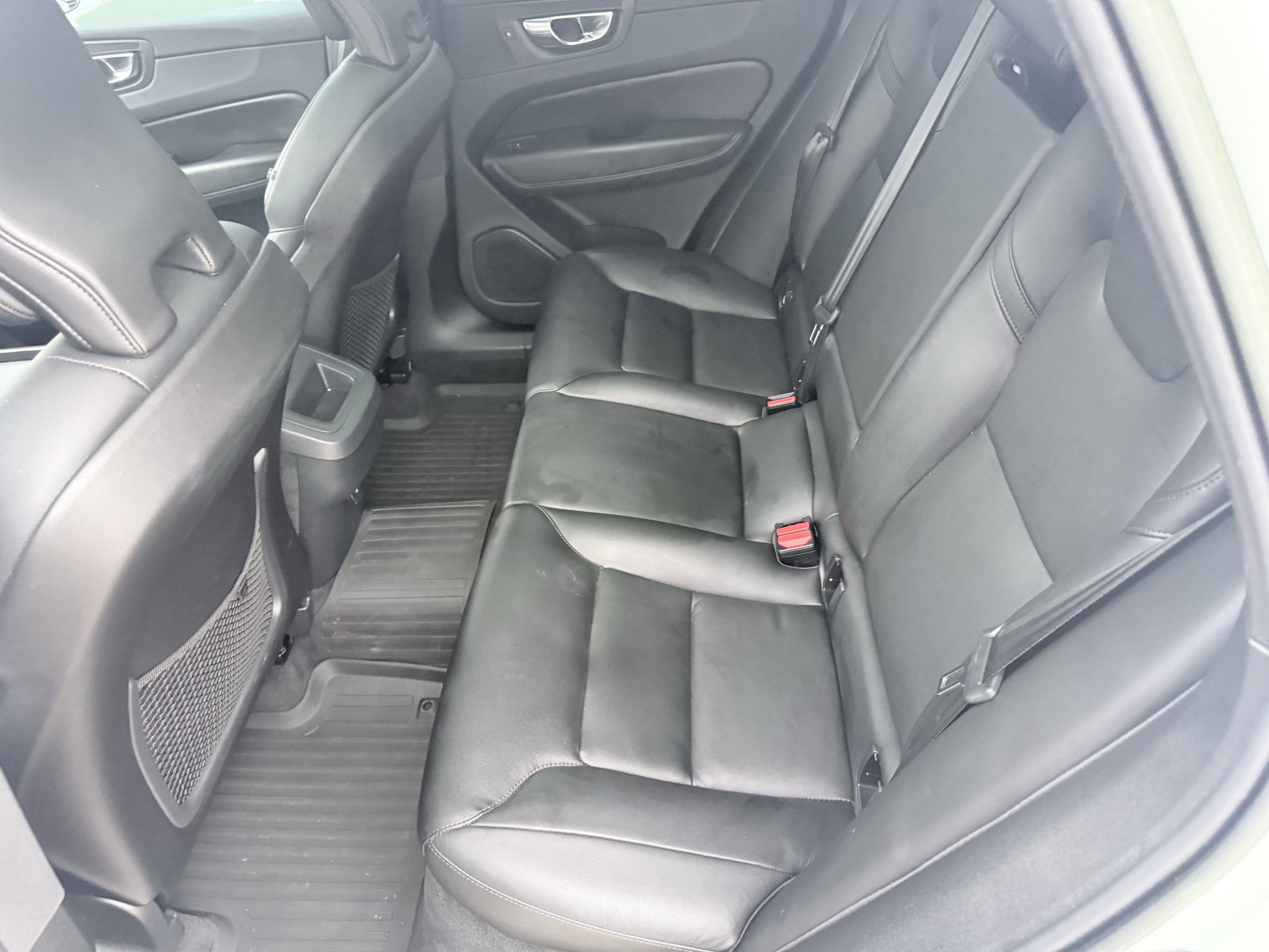 Used 2023 Volvo XC60 B5 Core image 35