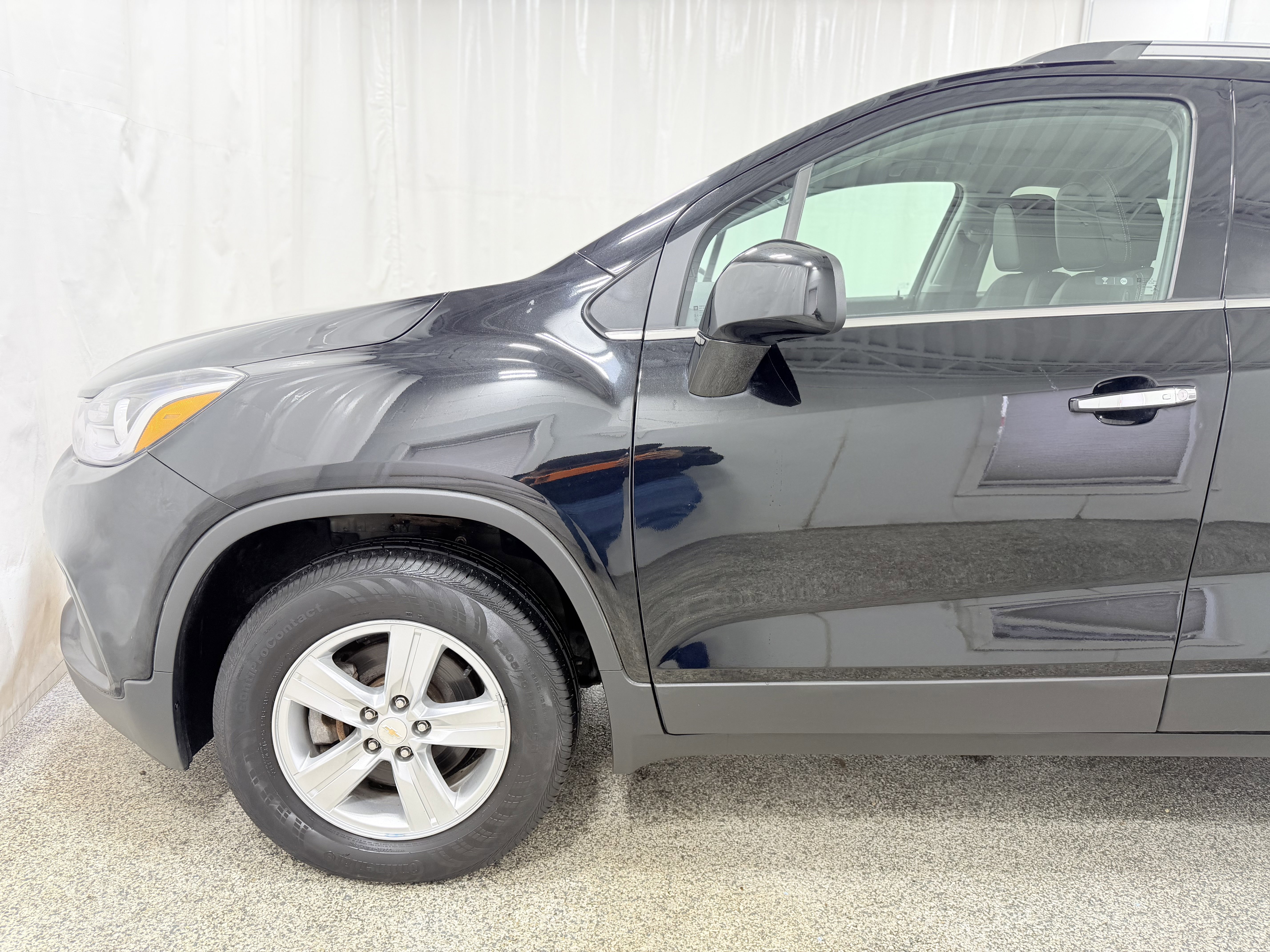 Used 2020 Chevrolet Trax LT w/ LT Convenience Package AWD/4WD image 4