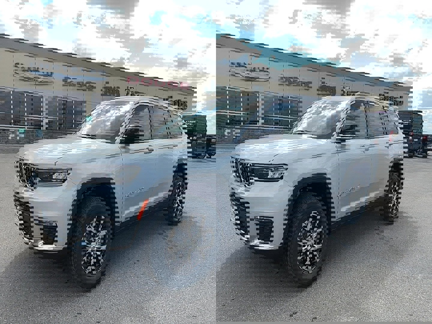 New 2025 Jeep Grand Cherokee L Limited image 1