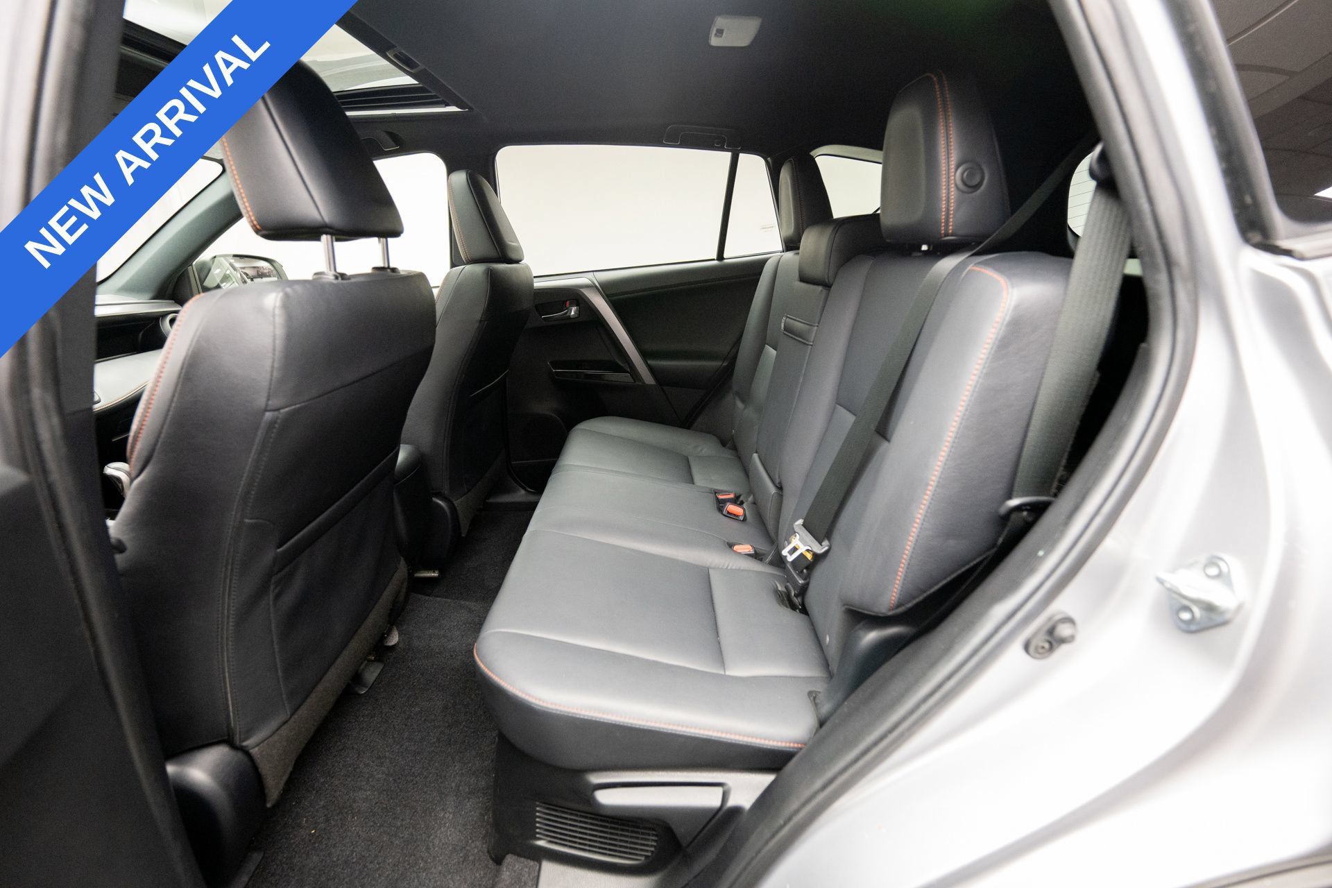 Used 2017 Toyota RAV4 SE w/ Advanced Technology Package AWD/4WD image 14